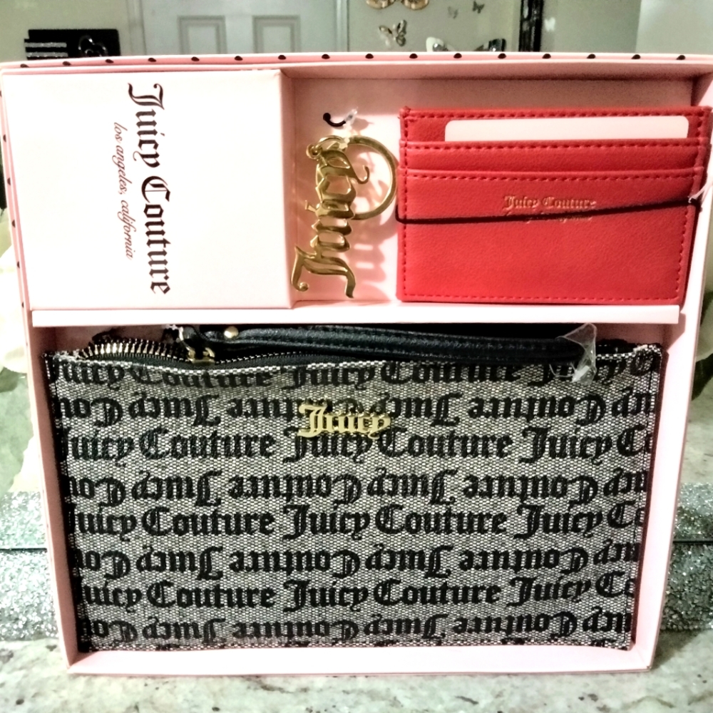 Brand New in box Women's 3 piece Juicy Couture Wristlet Set